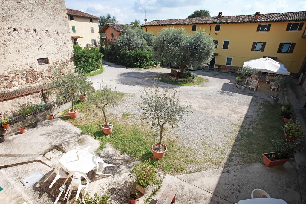 Agriturismo Licensi Del Bresa Βίλα Monzambano Δωμάτιο φωτογραφία