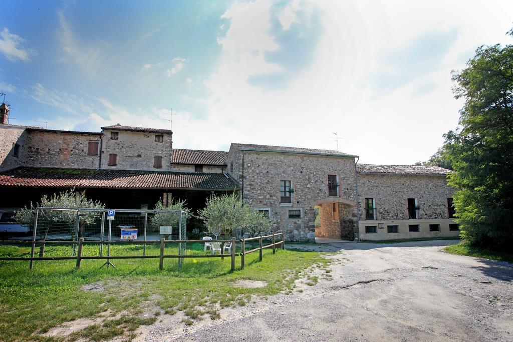 Agriturismo Licensi Del Bresa Βίλα Monzambano Δωμάτιο φωτογραφία