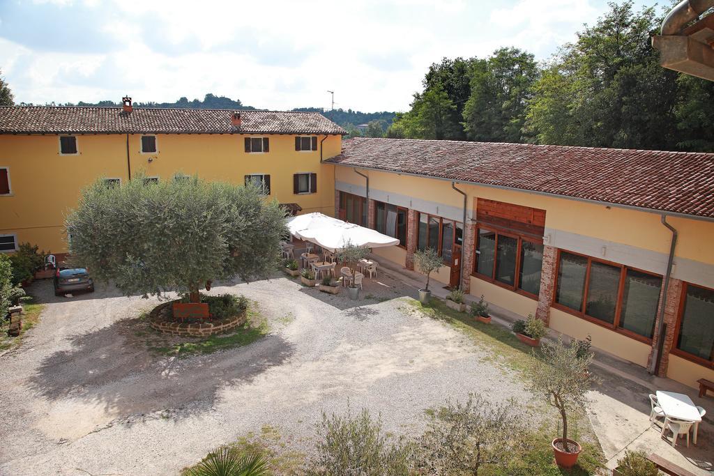 Agriturismo Licensi Del Bresa Βίλα Monzambano Δωμάτιο φωτογραφία
